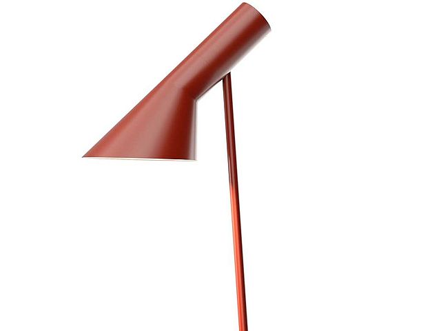 Tischleuchte AJ Mini in rusty red von Louis Poulsen