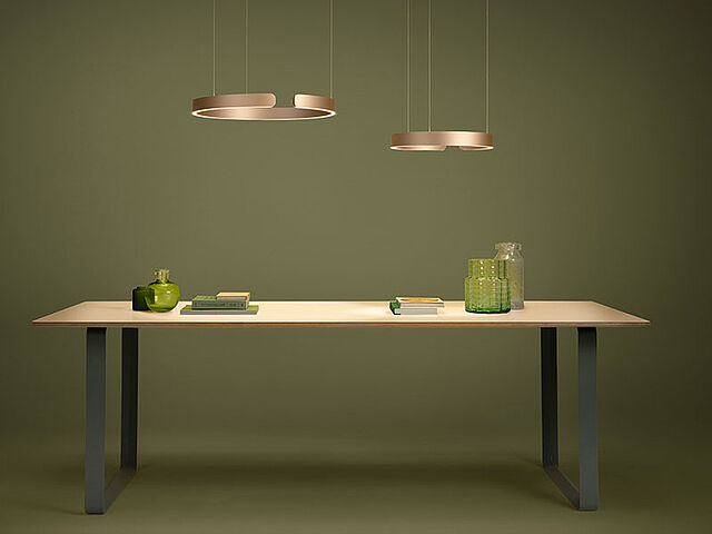 colors-by-occhio-mito-sospeso-sabbia-schaublicht