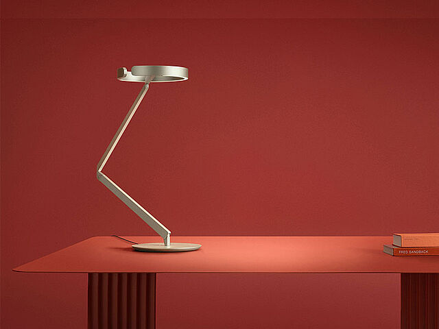 colors-by-occhio-gioia-tavolo-argento-schaublicht